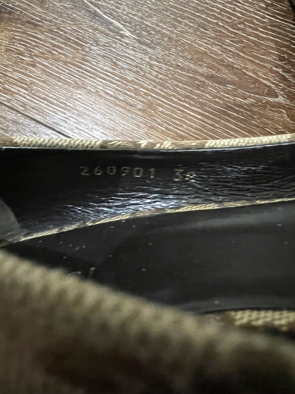 Gucci canvas Brown Monogram Pumps with gold and brown Leather Strap size 38 - Picture 8 of 11